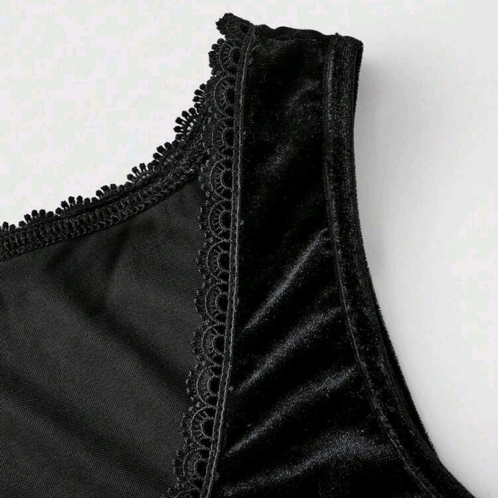 NEW Black Velvet Embroidered Lace-Up Crop Tank with Celestial Motif - Picture 4 of 5